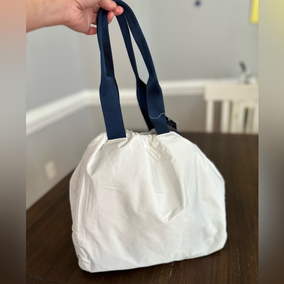 NWT Tommy Hilfiger drawstring tote bag - Picture 2 of 14